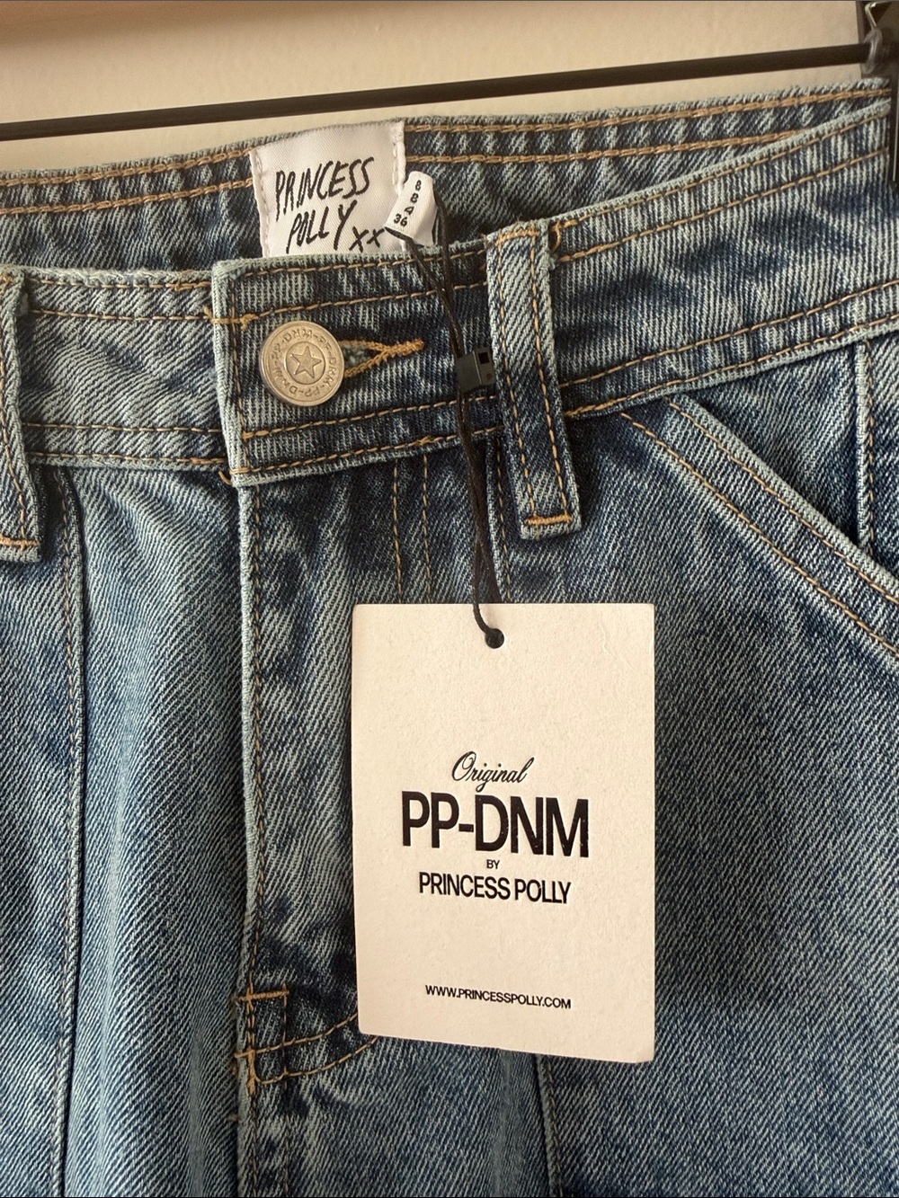 Princess Polly NWT Chad Cargo Jeans Mid Wash Denim Size 4 - Picture 7 of 13